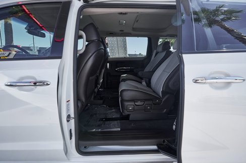 Used 2016 Kia Sedona SX Limited image 13