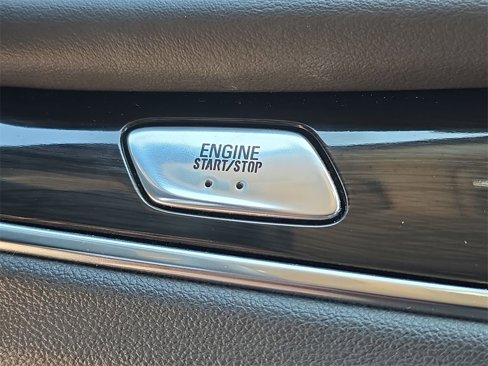 Certified 2018 Buick Enclave Essence image 17