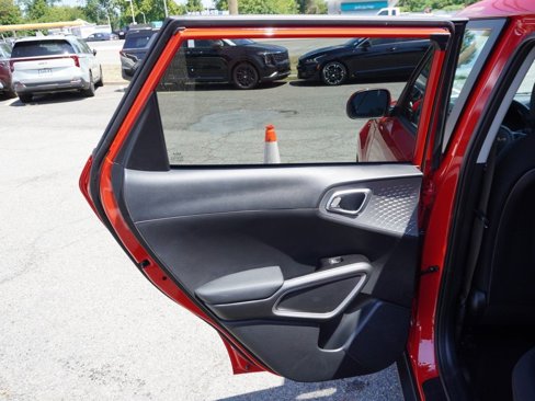 Used 2023 Kia Soul LX w/ LX Technology Package image 23