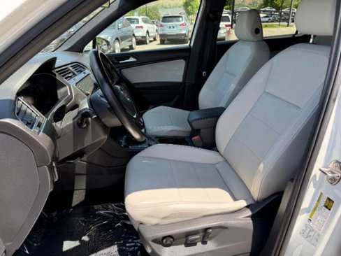 Used 2019 Volkswagen Tiguan SEL R-Line w/ 3rd Row Seat Package image 10