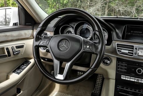 Used 2016 Mercedes-Benz E 350 Sedan w/ Premium Package image 20