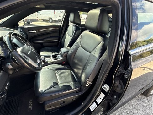 Used 2014 Chrysler 300 C image 20