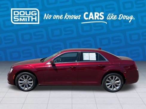 Certified 2019 Chrysler 300 Touring image 3