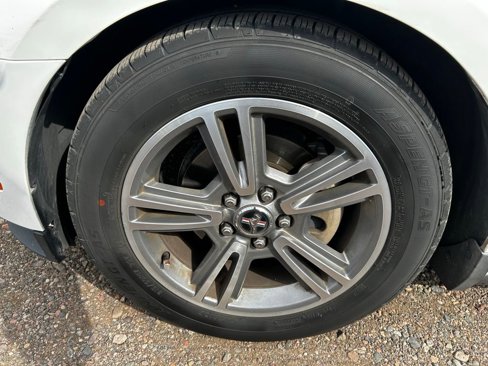 Used 2010 Ford Mustang Coupe image 8