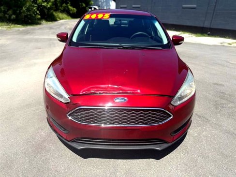 Used 2016 Ford Focus SE image 2