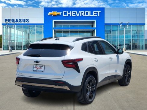 New 2025 Chevrolet Trax ACTIV w/ Driver Confidence Package image 5