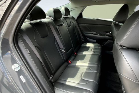 Used 2025 Hyundai Elantra Limited image 20