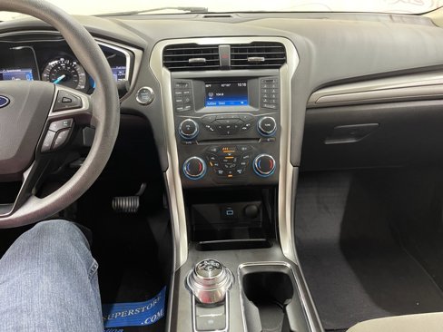 Used 2018 Ford Fusion S image 23