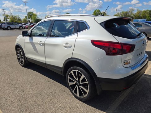 Used 2017 Nissan Rogue Sport SL w/ SL Premium Package image 4