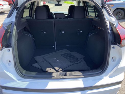 Used 2023 Nissan Kicks SV image 31