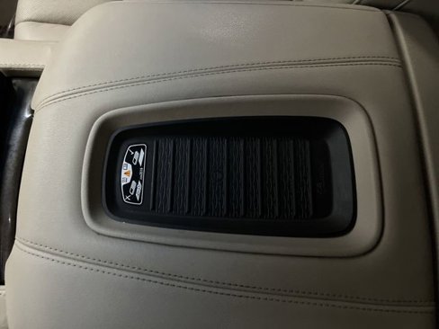 Used 2018 Cadillac Escalade ESV Premium Luxury image 29
