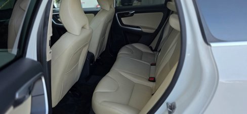 Used 2016 Volvo XC60 T5 Platinum image 14
