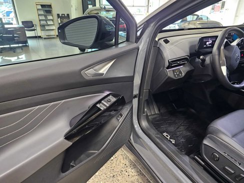 Used 2023 Volkswagen ID.4 S image 21