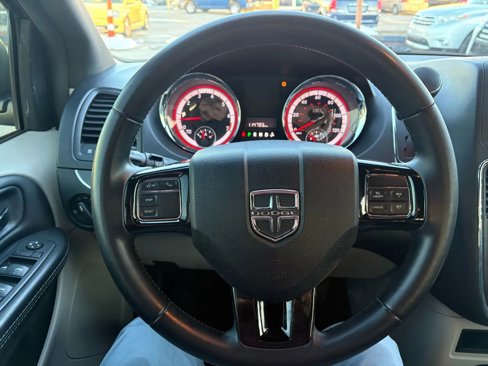 Used 2014 Dodge Grand Caravan SE image 27