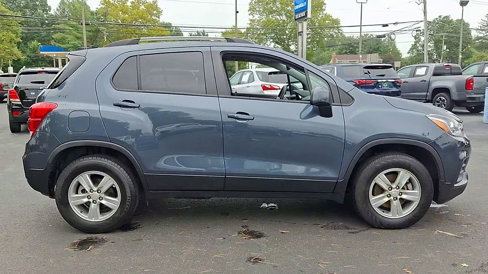 Certified 2022 Chevrolet Trax LT w/ LT Convenience Package image 9