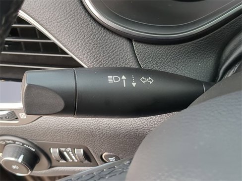 Used 2020 Jeep Cherokee Limited image 25