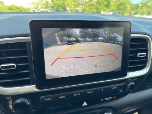 Certified 2022 Hyundai Venue SE w/ Cargo Package image 12
