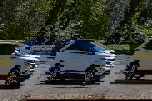 Used 2017 Ford Edge SEL w/ Equipment Group 201A image 3