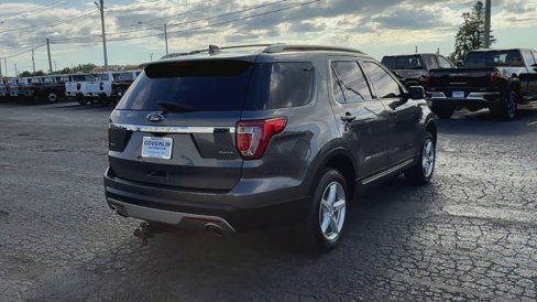 Used 2016 Ford Explorer XLT w/ Equipment Group 202A image 8