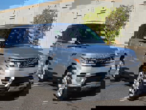 Used 2015 Land Rover Range Rover Sport HSE image 2