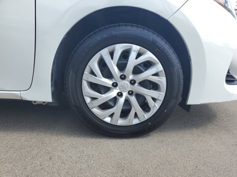 Used 2019 Toyota Corolla LE image 5
