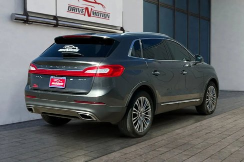 Used 2017 Lincoln MKX Reserve w/ Lincoln MKX Climate Package image 4