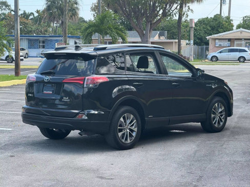 Used 2017 Toyota RAV4 XLE image 5