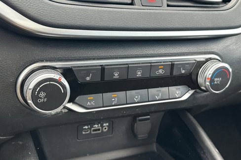 Certified 2021 Nissan Altima 2.5 SV w/ SV Premium Package image 19