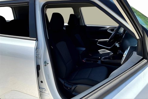 Used 2022 Kia Soul LX image 7