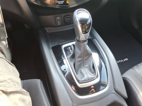 Used 2017 Nissan Rogue S image 27