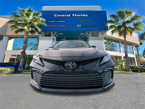 Used 2024 Toyota Camry LE image 3