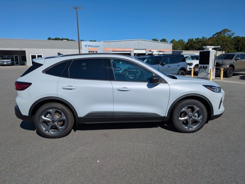 New 2025 Ford Escape ST-Line w/ Tech Pack #1 image 2