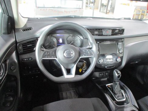 Used 2020 Nissan Rogue Sport S image 14