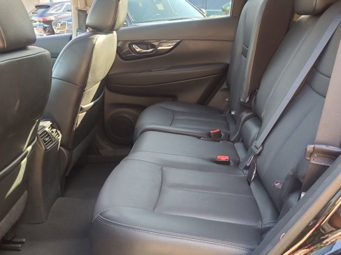 Used 2017 Nissan Rogue SL w/ SL Premium Package image 12
