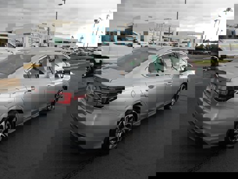 Used 2020 Subaru Legacy Limited image 4