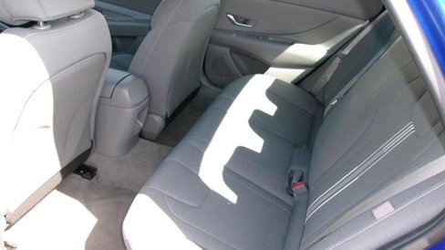 Used 2024 Hyundai Elantra SEL image 9