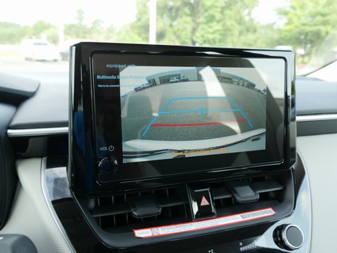 Used 2025 Toyota Corolla LE image 21