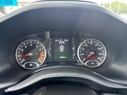 Used 2023 Jeep Renegade Latitude image 15