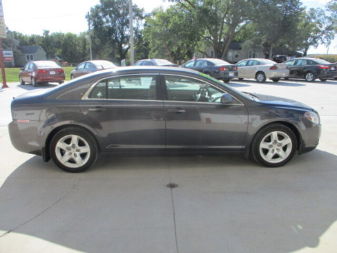 Used 2010 Chevrolet Malibu LS image 2