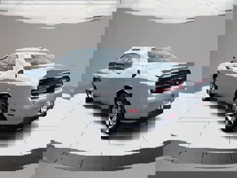 Used 2021 Dodge Challenger SXT w/ Driver Convenience Group image 7