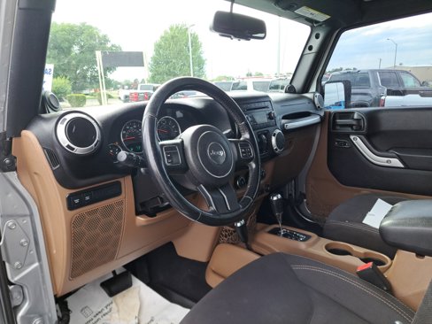 Used 2014 Jeep Wrangler Unlimited Rubicon w/ Max Tow Package image 16
