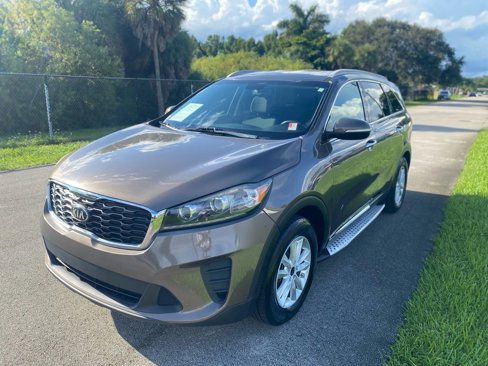 Used 2019 Kia Sorento LX w/ LX Convenience Package image 2