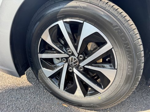 Certified 2024 Volkswagen Jetta S image 28