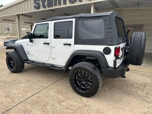 Used 2012 Jeep Wrangler Unlimited Sport image 10