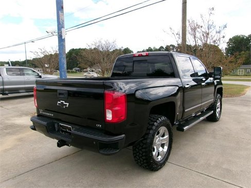 Used 2017 Chevrolet Silverado 1500 LTZ Z71 w/ LTZ Plus Package image 6