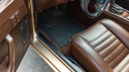 Used 1988 Porsche 924 S image 39