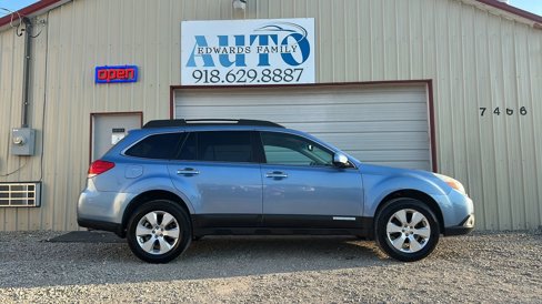 Used 2011 Subaru Outback 2.5i Limited image 18