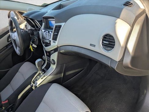 Used 2014 Chevrolet Cruze LS image 20