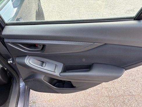 Used 2017 Subaru Impreza 2.0i Premium image 16