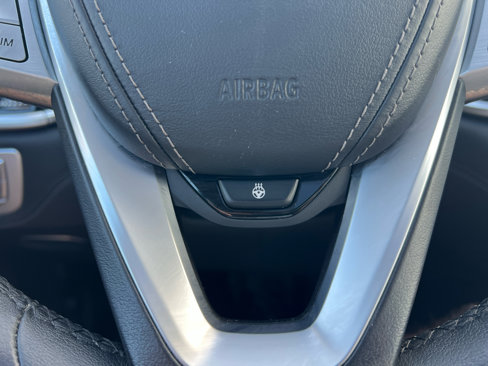 Used 2021 BMW 740i xDrive image 24